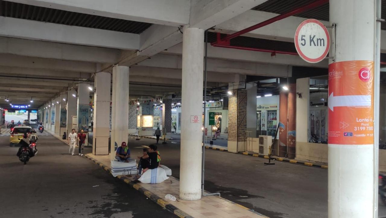 Amaris Hotel Thamrin City Giacarta Esterno foto