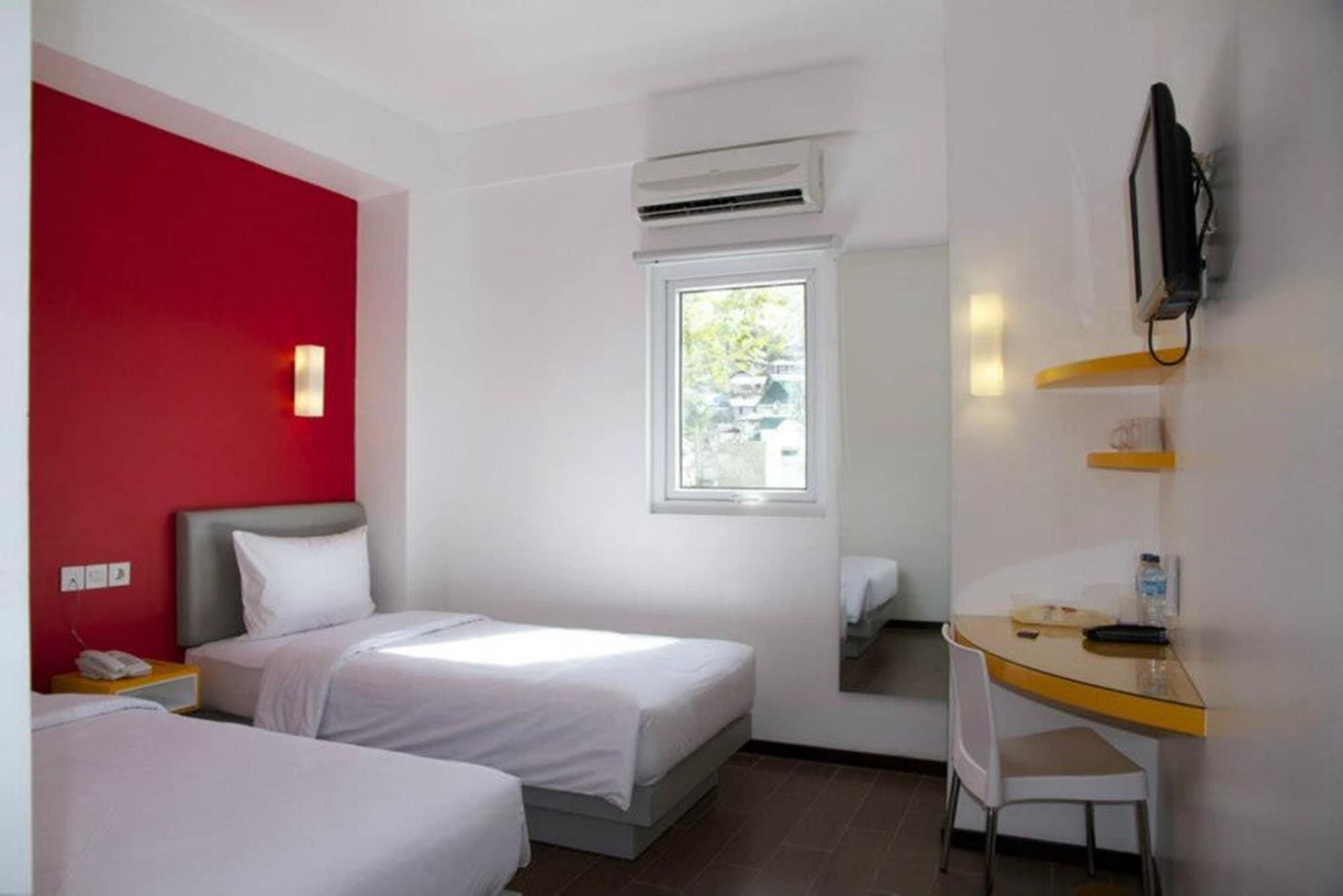 Amaris Hotel Thamrin City Giacarta Esterno foto