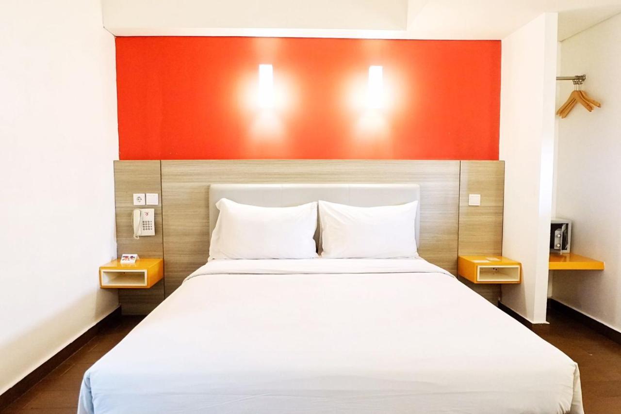 Amaris Hotel Thamrin City Giacarta Esterno foto