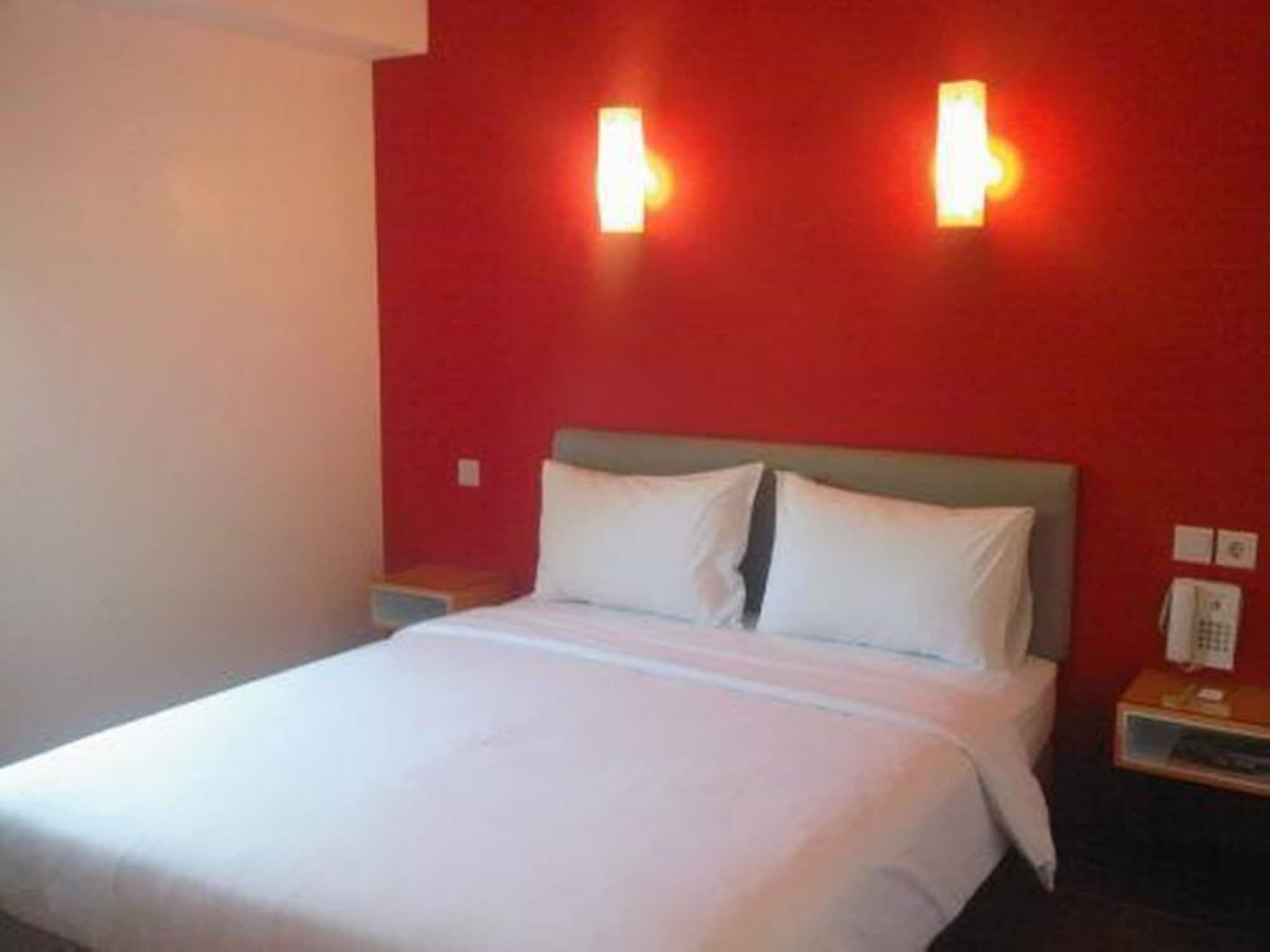 Amaris Hotel Thamrin City Giacarta Esterno foto