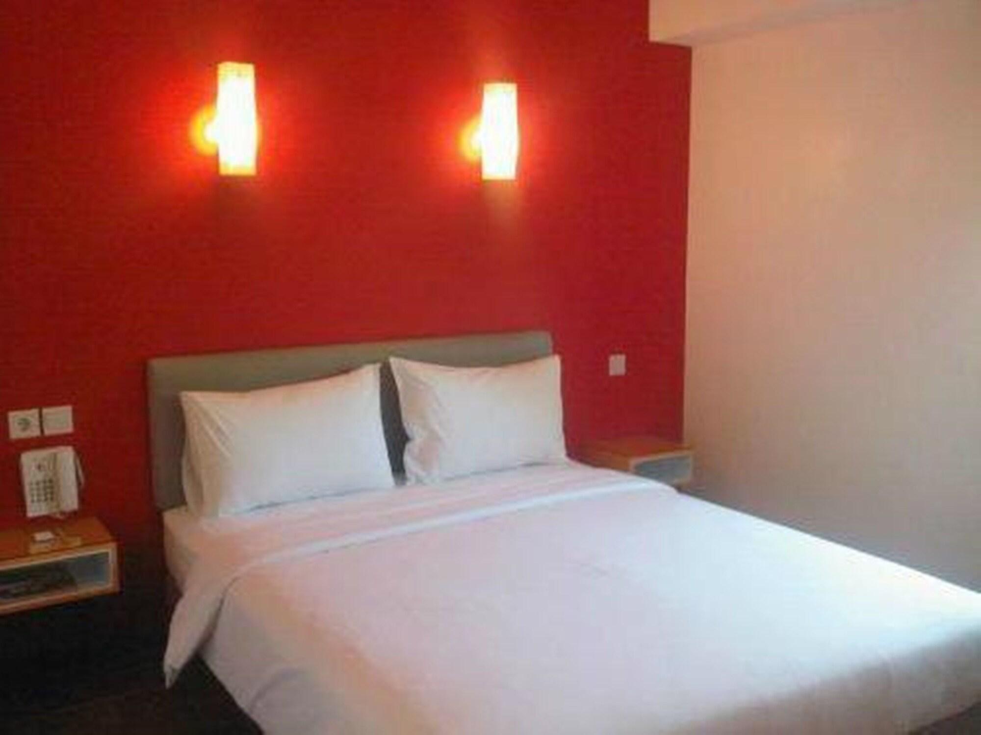 Amaris Hotel Thamrin City Giacarta Esterno foto