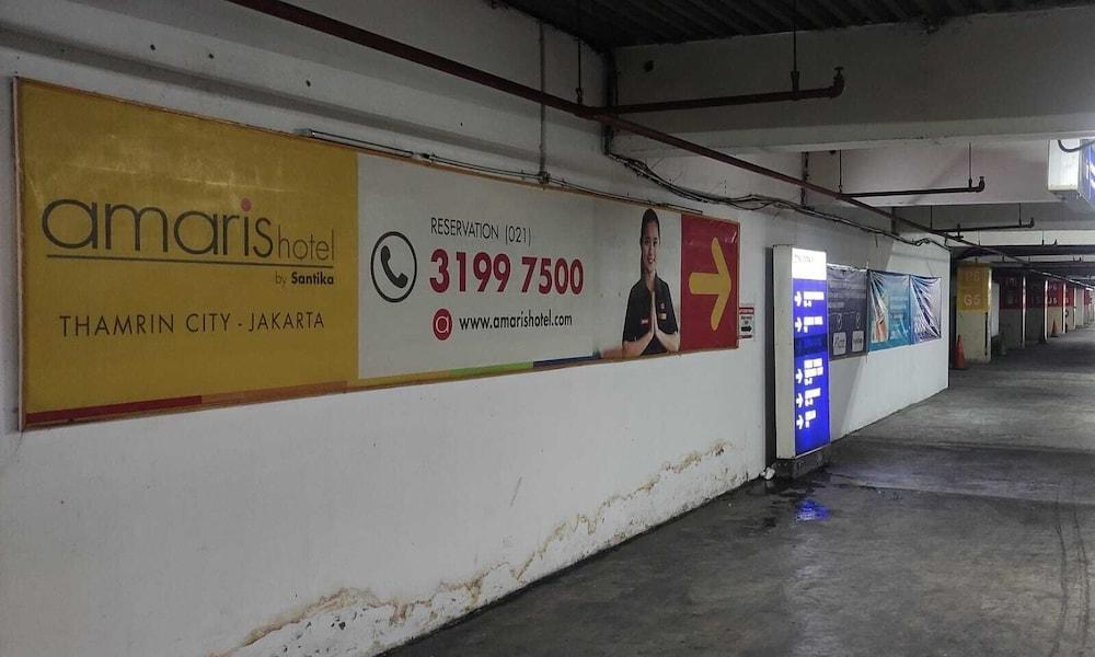 Amaris Hotel Thamrin City Giacarta Esterno foto